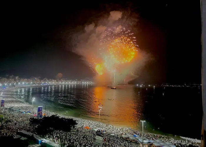 Vista incrível para a praia de Copacabana - varanda espaçosa