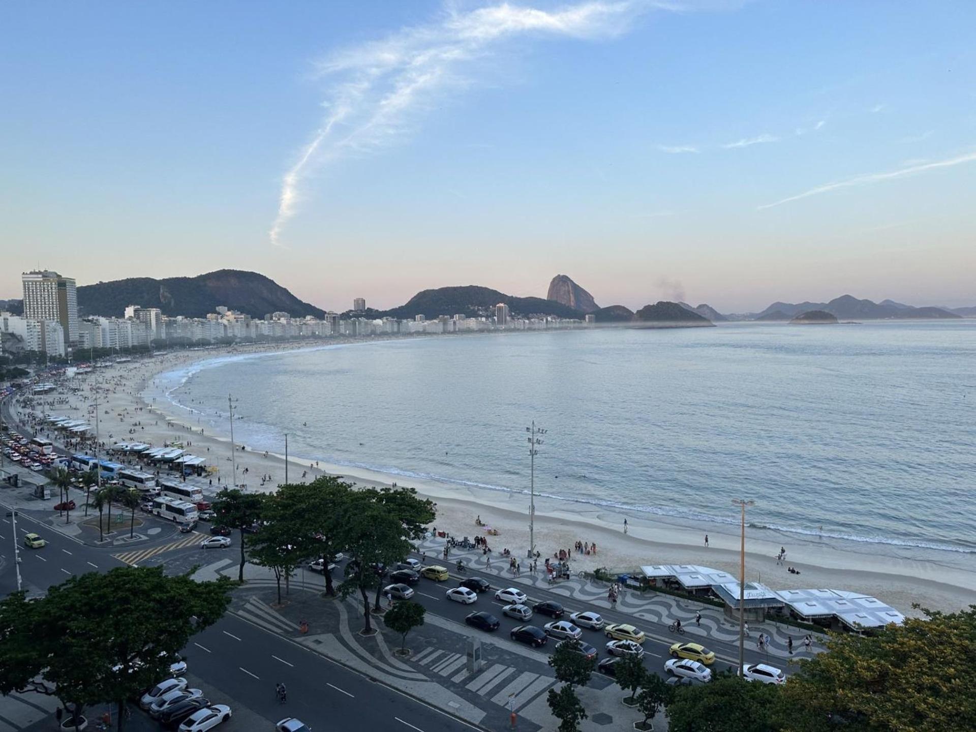 Beachfront - Huge Balcony - Security 24h - 130m2 Apartamento